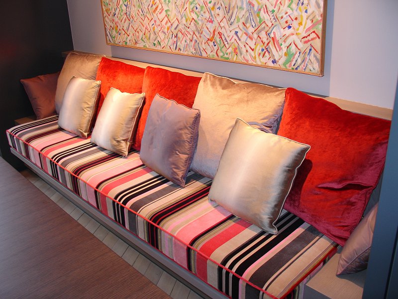 30 BANQUETTE ET COUSSINS.JPG